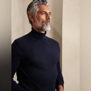 Banana Republic Moda Merino Turtleneck - Black (M)